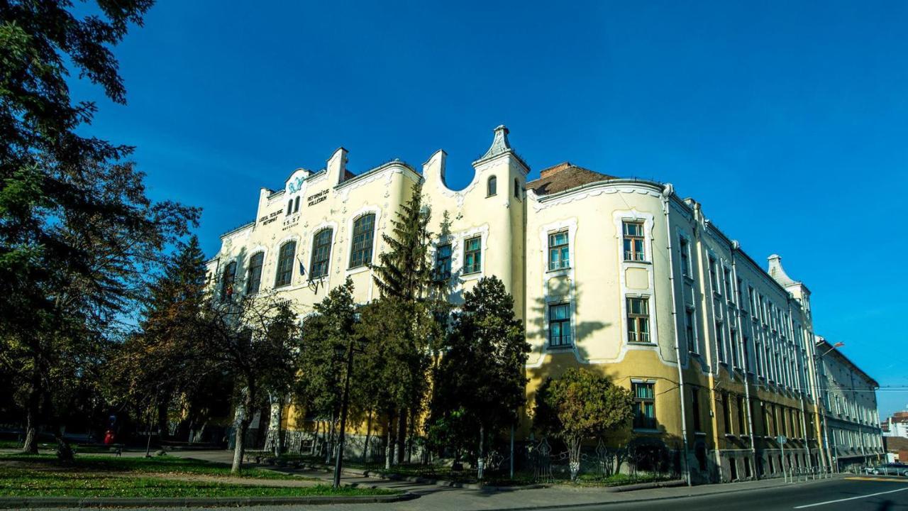 Butterfly Apartment-Hidden Gem In The Heart Of Târgu-Mureş Buitenkant foto